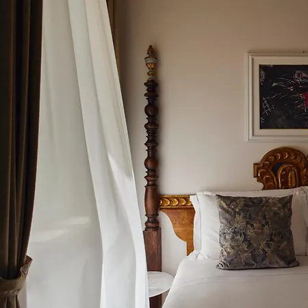 Palazzo Delle Pietre - Luxury מלון דירות 4*