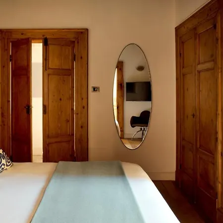 Palazzo Delle Pietre - Luxury מלון דירות 4*