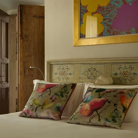 Palazzo Delle Pietre - Luxury מלון דירות 4*