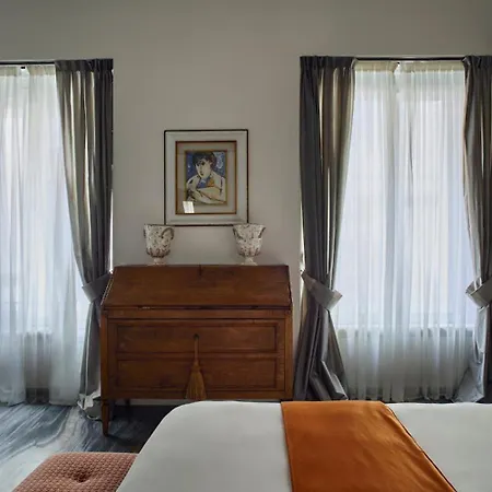 מלון דירות Palazzo Delle Pietre - Luxury רומא