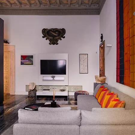 מלון דירות Palazzo Delle Pietre - Luxury 4*