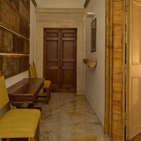 Palazzo Delle Pietre - Luxury מלון דירות 4*