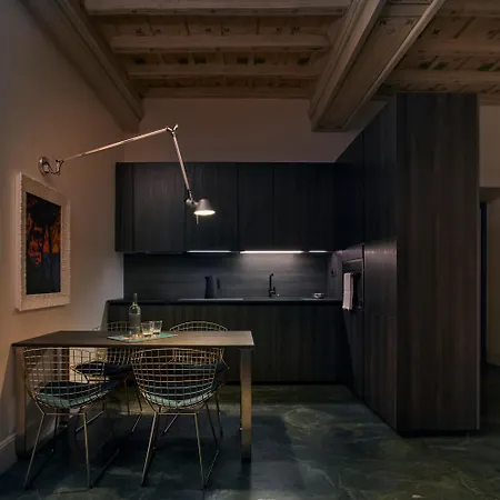 Palazzo Delle Pietre - Luxury מלון דירות רומא