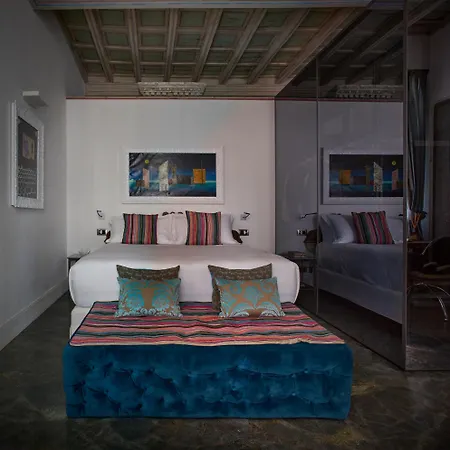Palazzo Delle Pietre - Luxury Apartahotel