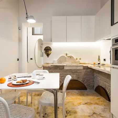 Palazzo Delle Pietre - Luxury 4* רומא